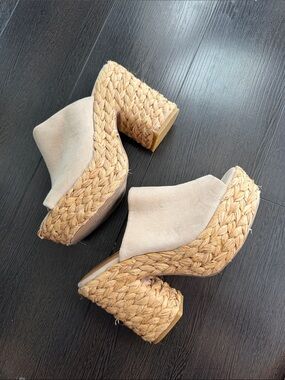 Lulu's Neutral Raffia Platform Mule Sandals